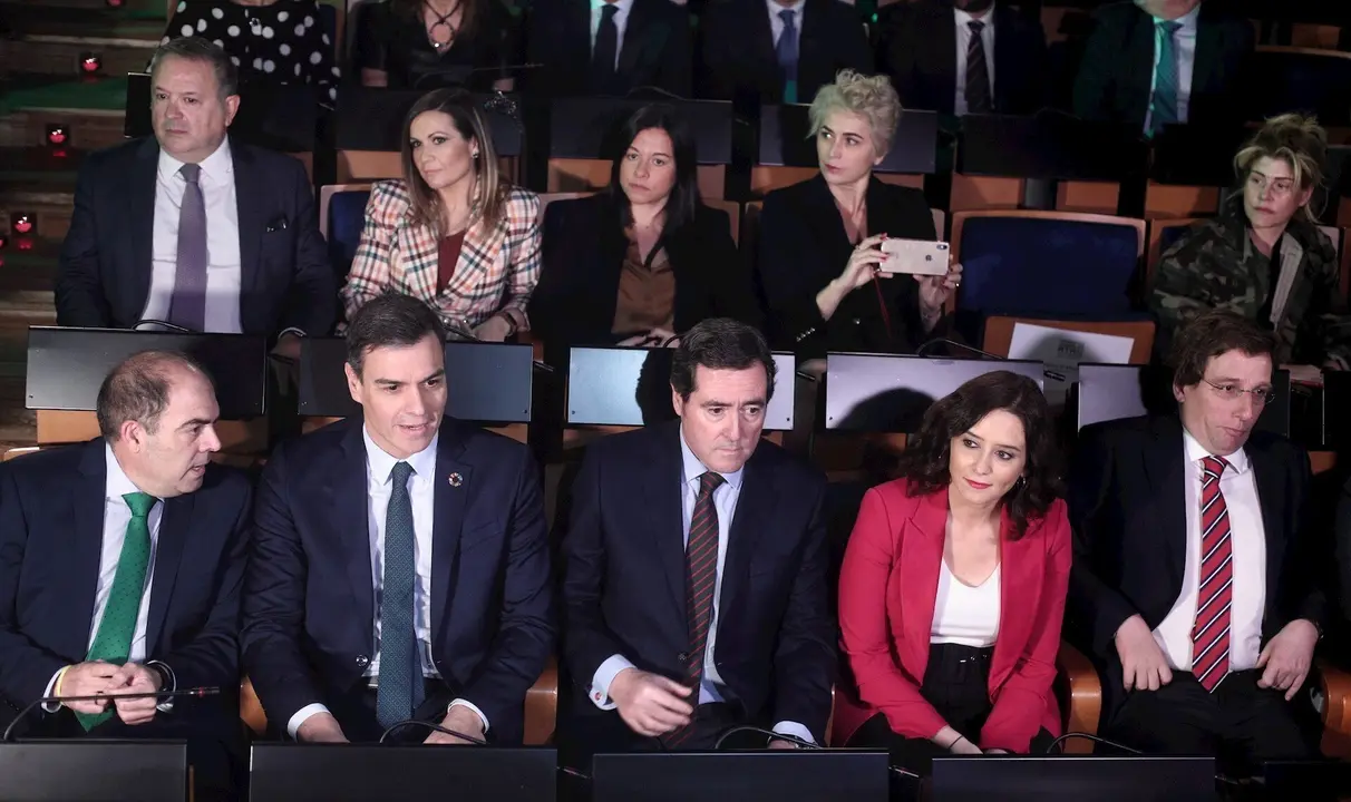 El presidente de ATA, Lorenzo Amor, el presidente del Gobierno, Pedro S&aacute;nchez, el presidente de la CEOE, Antonio Garamendi, la presidenta de la Comunidad de Madrid, Isabel D&iacute;az Ayuso, y el alcalde de Madrid, Jos&eacute; Luis Mart&iacute;nez-Almeida.