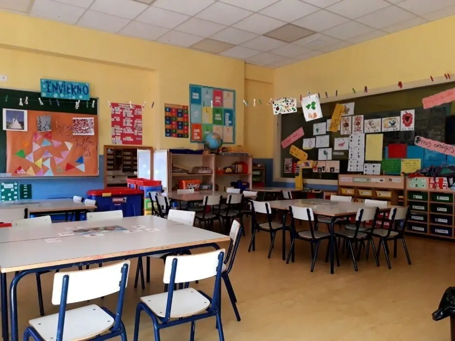 Imagen de archivo de un aula.