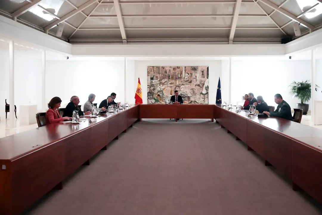 El presidente del Gobierno, Pedro S&aacute;nchez, presiden preside la reuni&oacute;n del Gabinete del Seguimiento del Estado de Alarma a causa del coronavirus este lunes en Moncloa.