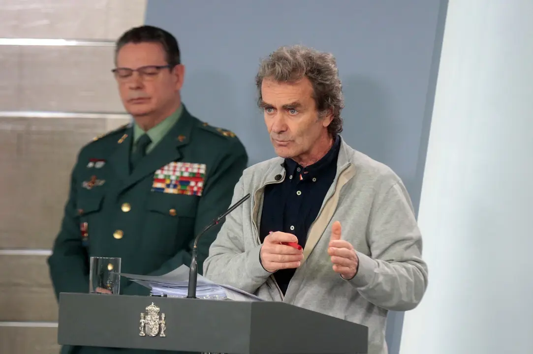 (I-D) El DAO de la Guardia Civil, Laurentino Ce&ntilde;a; y el director del Centro de Coordinaci&oacute;n de Alertas y Emergencias Sanitarias, Fernando Sim&oacute;n, 