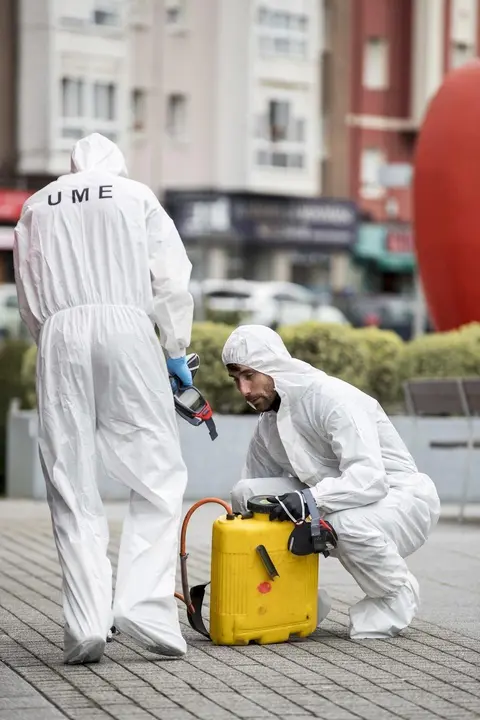 DAVID S. BUSTAMANTE 17/03/2020 SANTANDER/ CANTABRIA La Unidad Militar de Emergencias UME realiza apoyo de seguridad en Santander tras decretarse el Estado de Alerta en Espa&ntilde;a por el Coronavirus COVID-19 