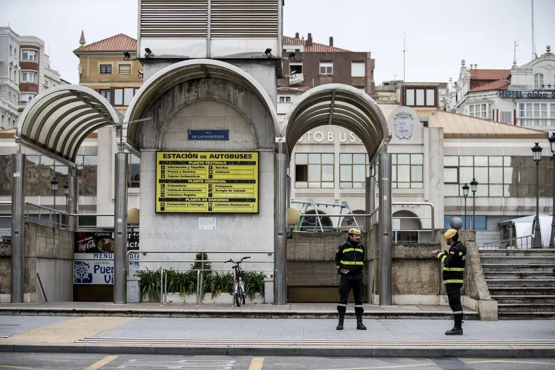 DAVID S. BUSTAMANTE 17/03/2020 SANTANDER/ CANTABRIA La Unidad Militar de Emergencias UME realiza apoyo de seguridad en Santander tras decretarse el Estado de Alerta en Espa&ntilde;a por el Coronavirus COVID-19 