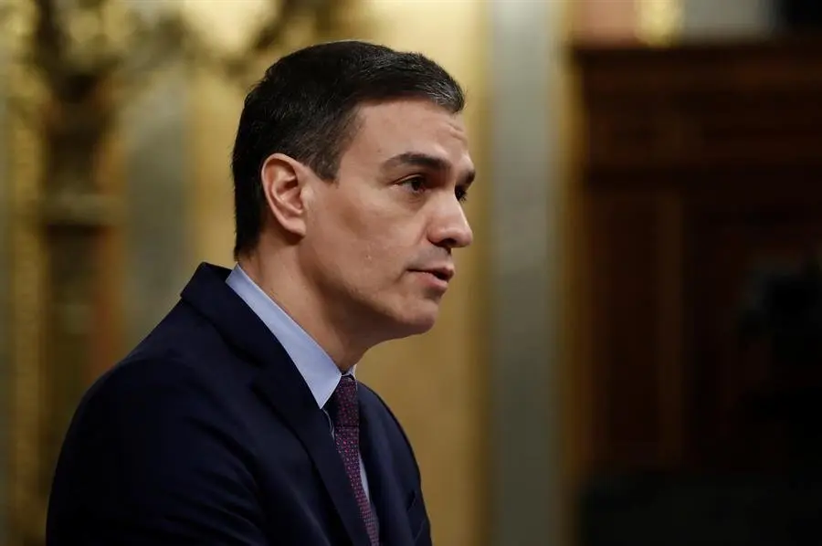Av.- S&aacute;nchez se justifica: "se declar&oacute; el estado de alarma cuando se tuvo la cer