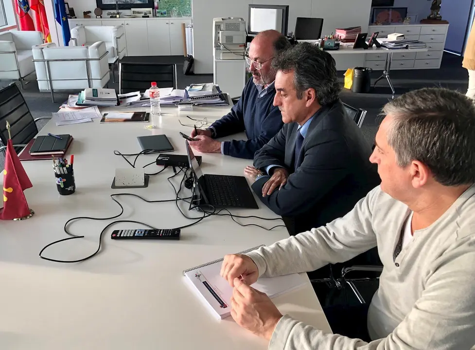 El consejero, Francisco Mart&iacute;n, en la sectorial de Industria