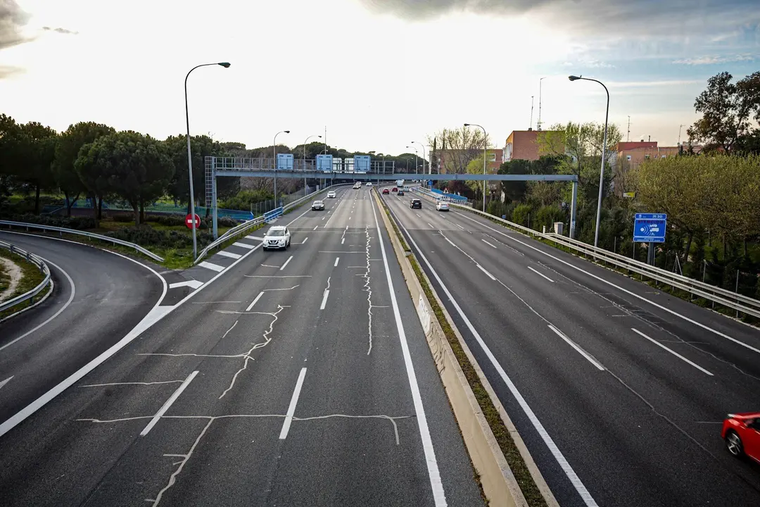 Carretera de la M-30 de Madrid a la altura del Puente de los Franceses sin apenas circulaci&oacute;n (Imagen del 13 de marzo de 2020)