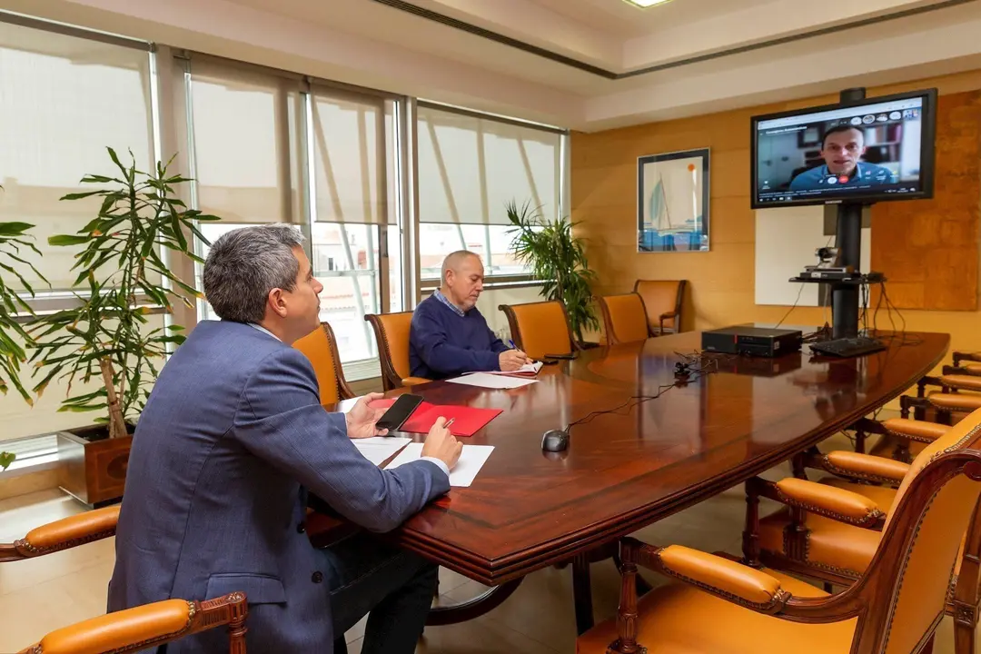 Videoconferencia del vicepresidente de Cantabria, Pablo Zuloaga, y el director general de Universidades, &Aacute;ngel Irabien, con  el ministro de Ciencia e Innovaci&oacute;n, Pedro Duque