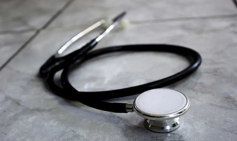 como-utilizar-el-estetoscopio