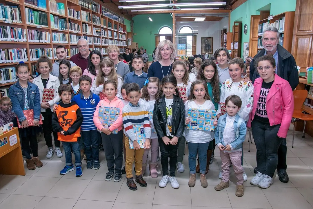 Ganadores de la anterior edici&oacute;n con la alcaldesa y concejales de Polanco