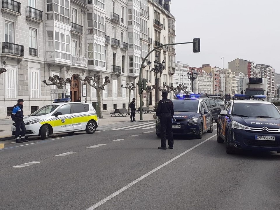 Dispositivo de control de las policías nacional y local en Santander