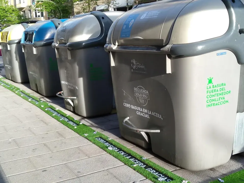 campana_cero_basura_en_la_acera_2