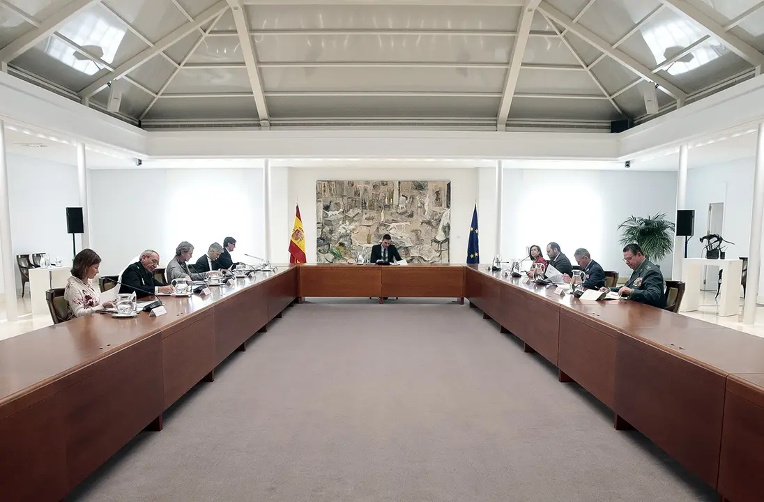 El presidente del Gobierno, Pedro S&aacute;nchez, preside la reuni&oacute;n del Comit&eacute; de Gesti&oacute;n de Crisis para tratar la situaci&oacute;n del coronavirus en el pa&iacute;s, en Madrid (Espa&ntilde;a), a 23 de marzo de 2020.
