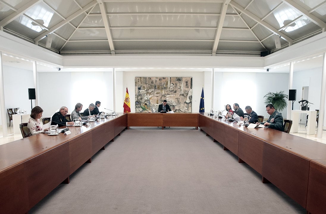 El presidente del Gobierno, Pedro Sánchez, preside la reunión del Comité de Gestión de Crisis para tratar la situación del coronavirus en el país, en Madrid (España), a 23 de marzo de 2020.