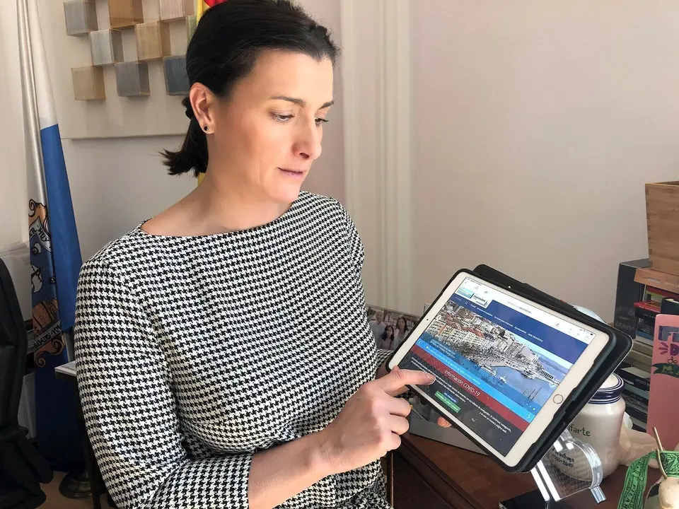 La alcaldesa de Santander, Gema Igual, con la plataforma 'Santanderencasa'