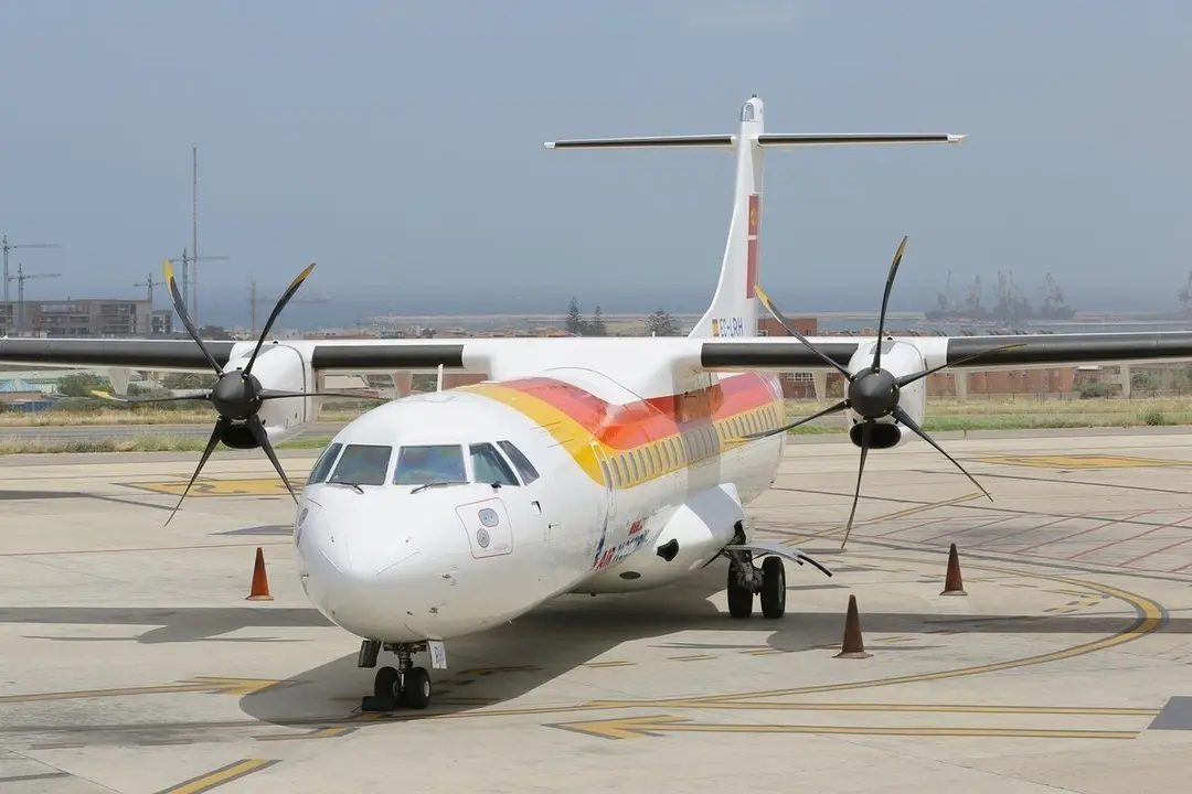 Avi&oacute;n de Air Nostrum que presta el servicio desde Melilla.