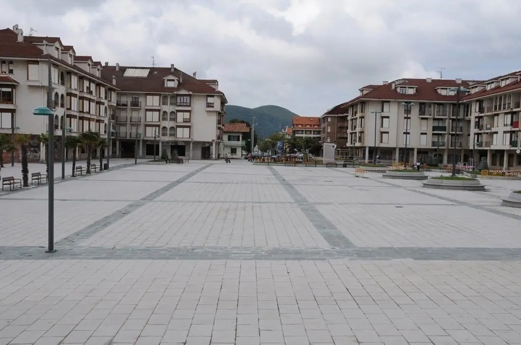 Plaza de la villa de Noja