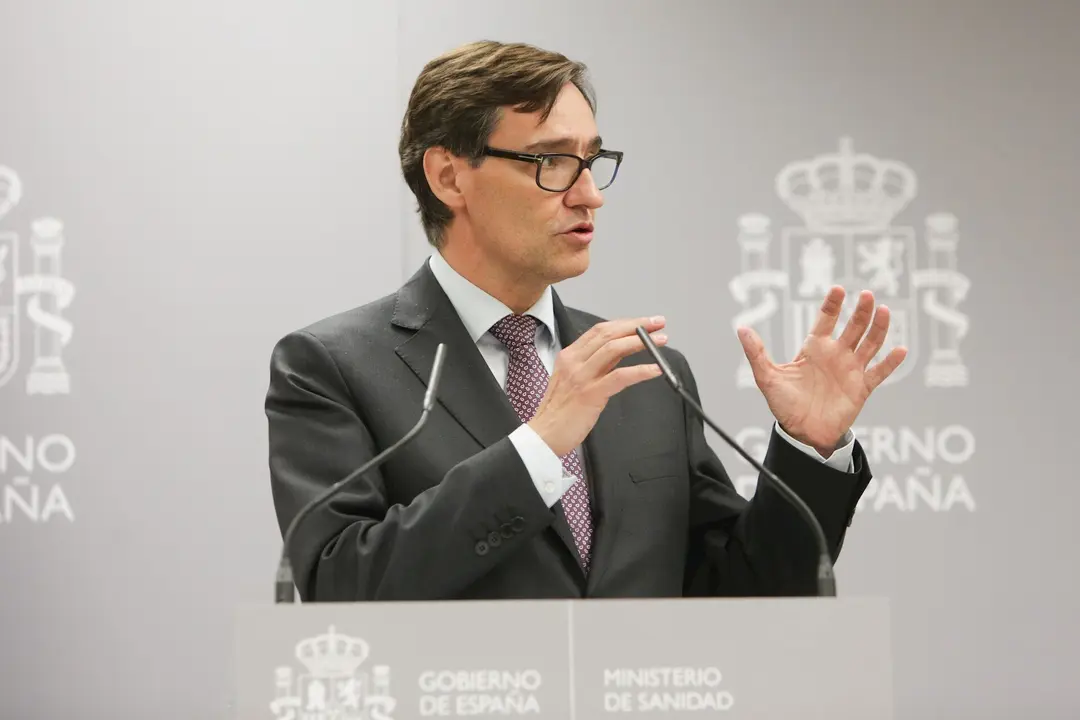 El ministro de Sanidad, Salvador Illa, durante una rueda de prensa para informar sobre las medidas para evitar nuevos contagios de coronavirus tras una reuni&oacute;n entre el Ministerio de Sanidad