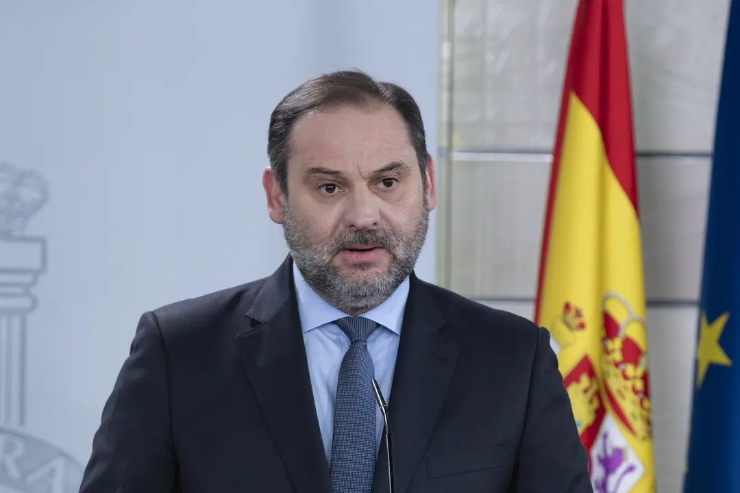 El ministro de Transportes, Jos&eacute; Luis &Aacute;balos, en rueda de prensa en el Palacio de la Moncloa