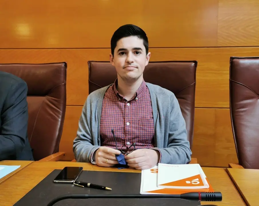 Cs considera que el Gobierno ha "puesto un parche" eliminando los deberes en vacaciones