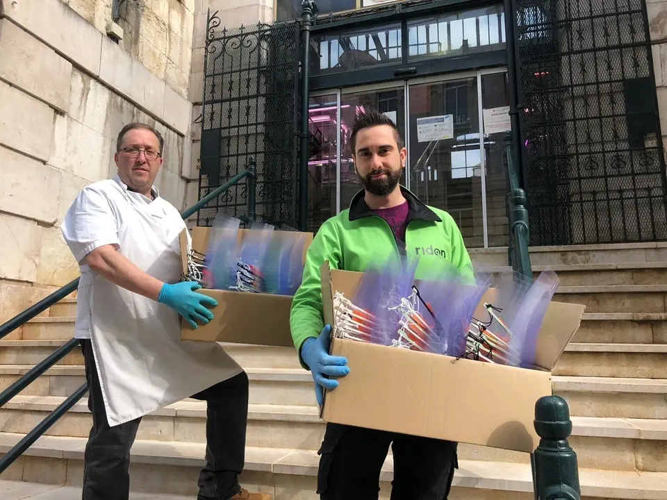 ENTREGA DE M&Aacute;SCARAS DE PROTECCI&Oacute;N AL PERSONAL DE MERCADOS