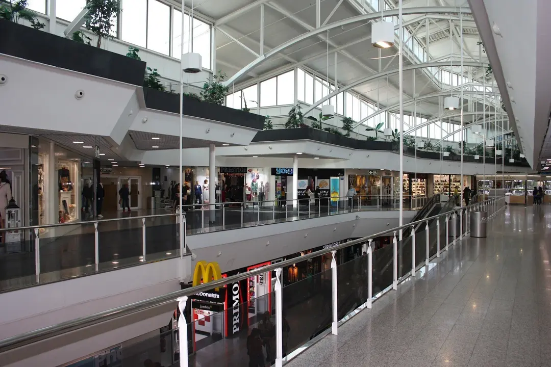 Centro Comercial El Arc&aacute;ngel