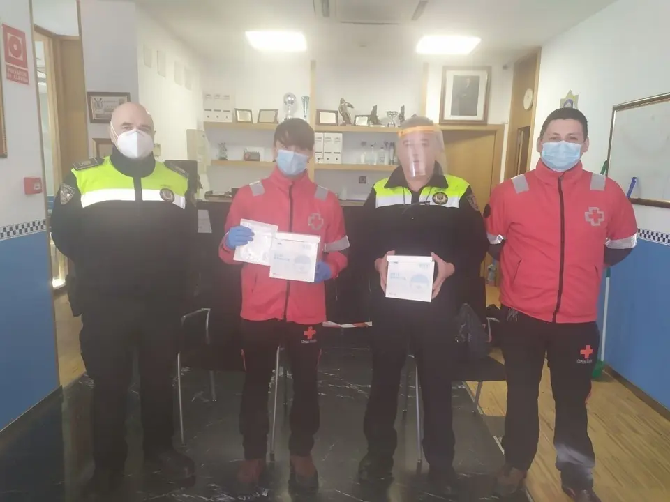 El Gobierno de Cantabria reparte mascarillas contra el COVID a las Polic&iacute;a Locales de la comunidad aut&oacute;noma