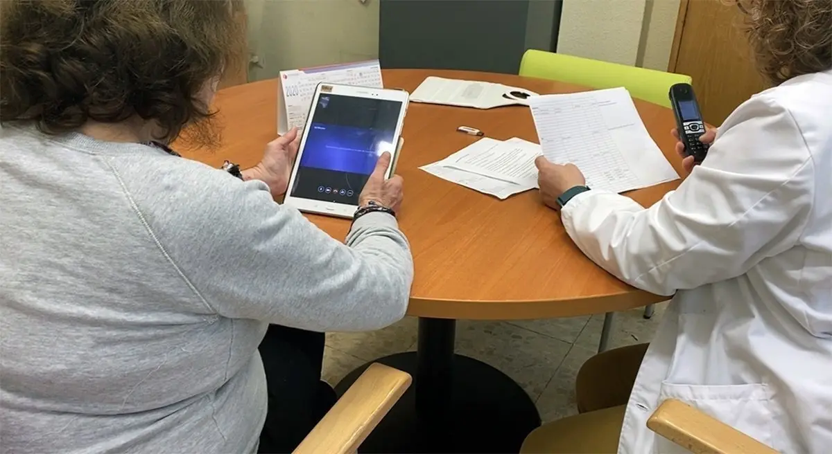 Videollamadas entre pacientes y familiares