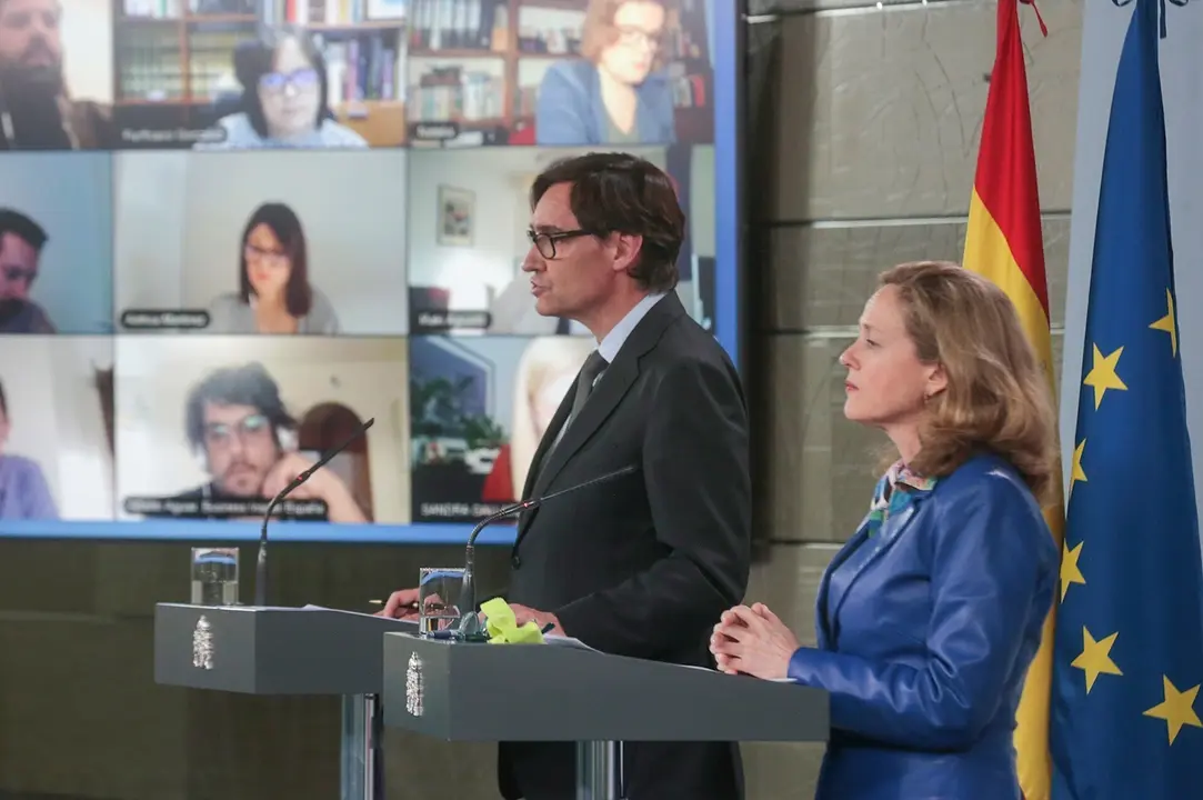 La vicepresidenta tercera del Gobierno y ministra de Asuntos Econ&oacute;micos, Nadia Calvi&ntilde;o, y el ministro de Sanidad, Salvador Illa