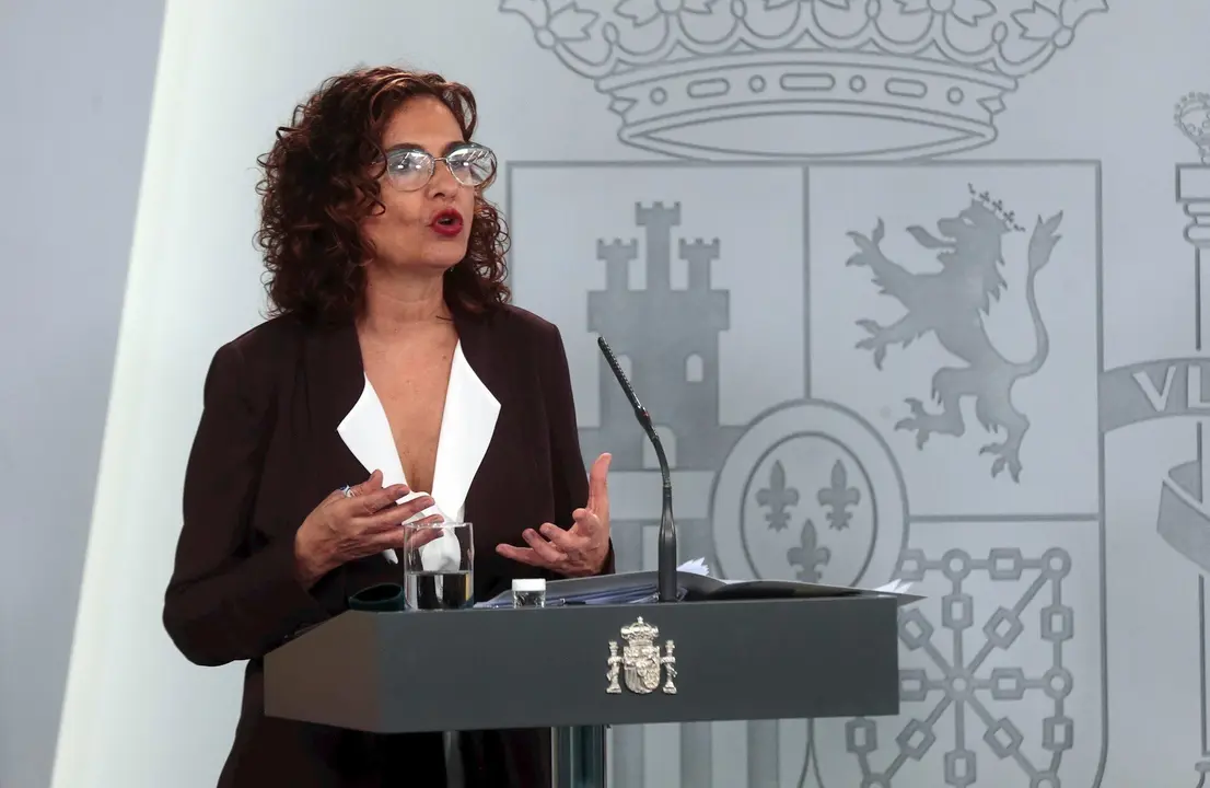 La ministra de Hacienda y portavoz del Gobierno, Mar&iacute;a Jes&uacute;s Montero, durante una rueda de prensa tras el Consejo de Ministros, en el Palacio de la Moncloa, en Madrid (Espa&ntilde;a) a 7 de abril de 2020.