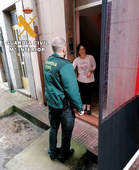 Entrega de medicamentos y material a colectivos m&aacute;s necesitados en pueblos de Espa&ntilde;a