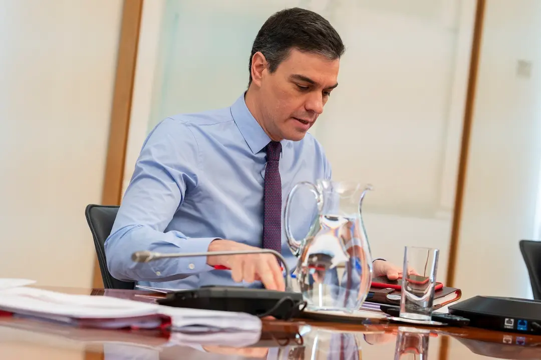 El presidente del Gobierno, Pedro S&aacute;nchez, se re&uacute;ne con los presidentes de las Comunidades y Ciudades Aut&oacute;nomas por videoconferencia, en Madrid (Espa&ntilde;a) a 12 de abril de 2020.