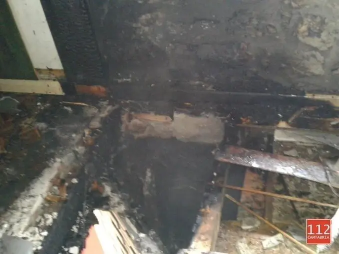 Fuego en una vivienda de Rasines