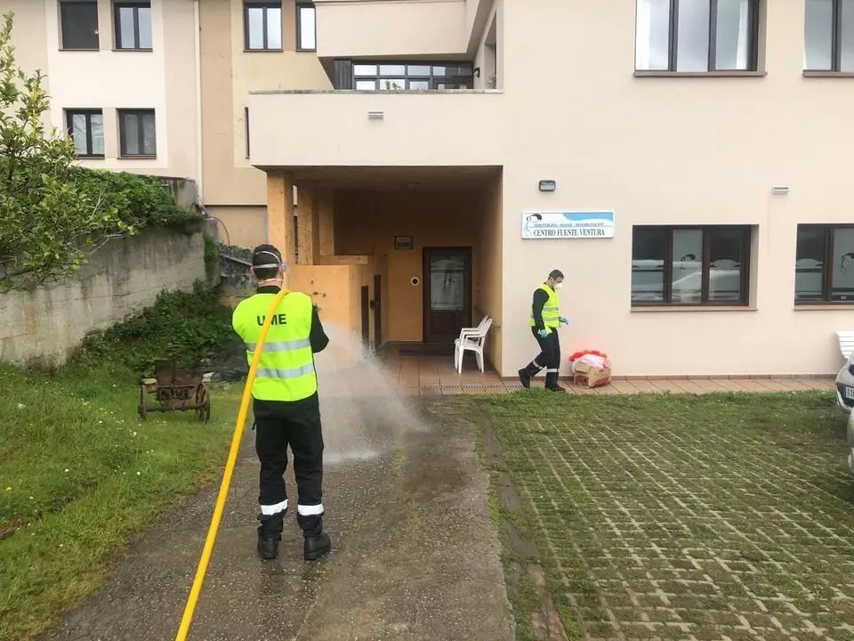 LA UME REALIZA TRABAJOS DE DESINFECCI&Oacute;N EN LA RESIDENCIA FUENTE VENTURA