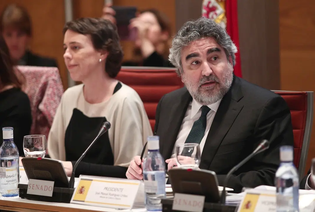 El ministro de Cultura y Deporte, Jos&eacute; Manuel Rodr&iacute;guez (d), durante la reuni&oacute;n de la Conferencia Sectorial de Cultura el pasado 2 de marzo 