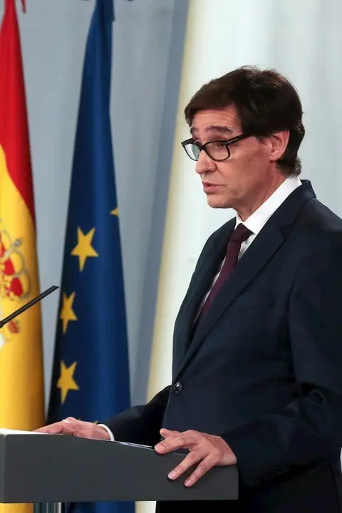El ministro de Sanidad, Salvador Illa, durante la rueda de prensa posterior al Consejo de Ministros celebrado en Moncloa pasado un mes desde el inicio del estado de alarma decretado por el coronavirus, en Madrid (Espa&ntilde;a), a 14 de abril de 2020.