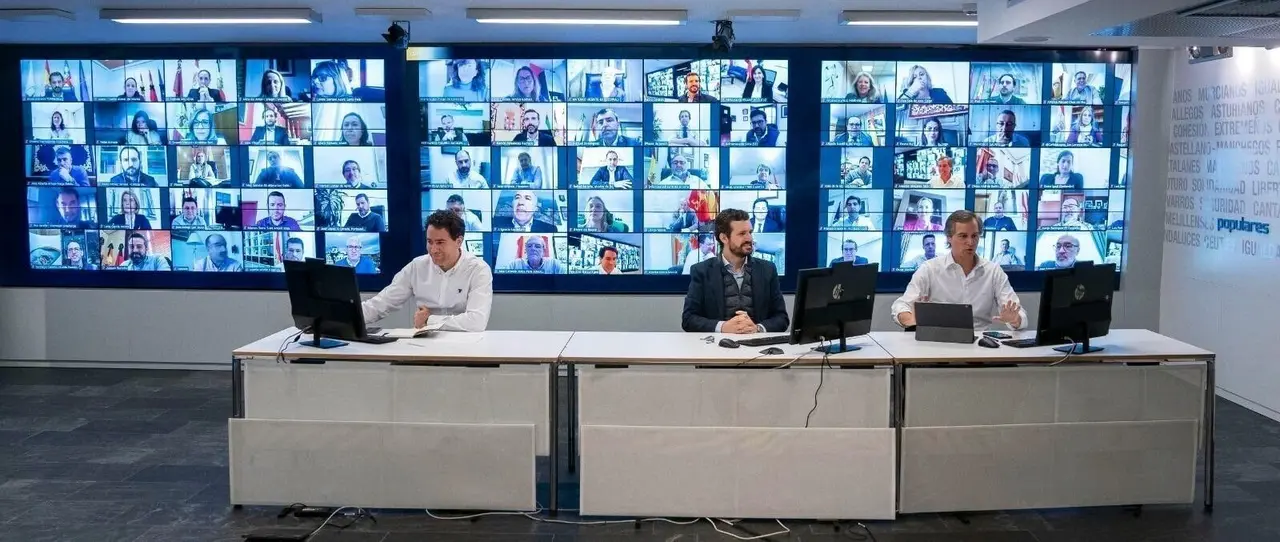 Reuni&oacute;n de Teodoro Garc&iacute;a Egea, Pablo Casado y Antonio Gonz&aacute;lez Terol con alcaldes del PP