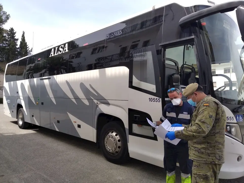 Alsa pone autobuses a disposici&oacute;n del Ej&eacute;rcito