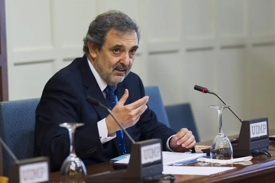 30-06-2017 santander uimpII Escuela de Econom&iacute;a Financiera Banco Popular. Emprender ahoraLuis Miguel Gilp&eacute;rez L&oacute;pez, presidente de Telef&oacute;nica Espa&ntilde;afotos juan manuel serrano arce