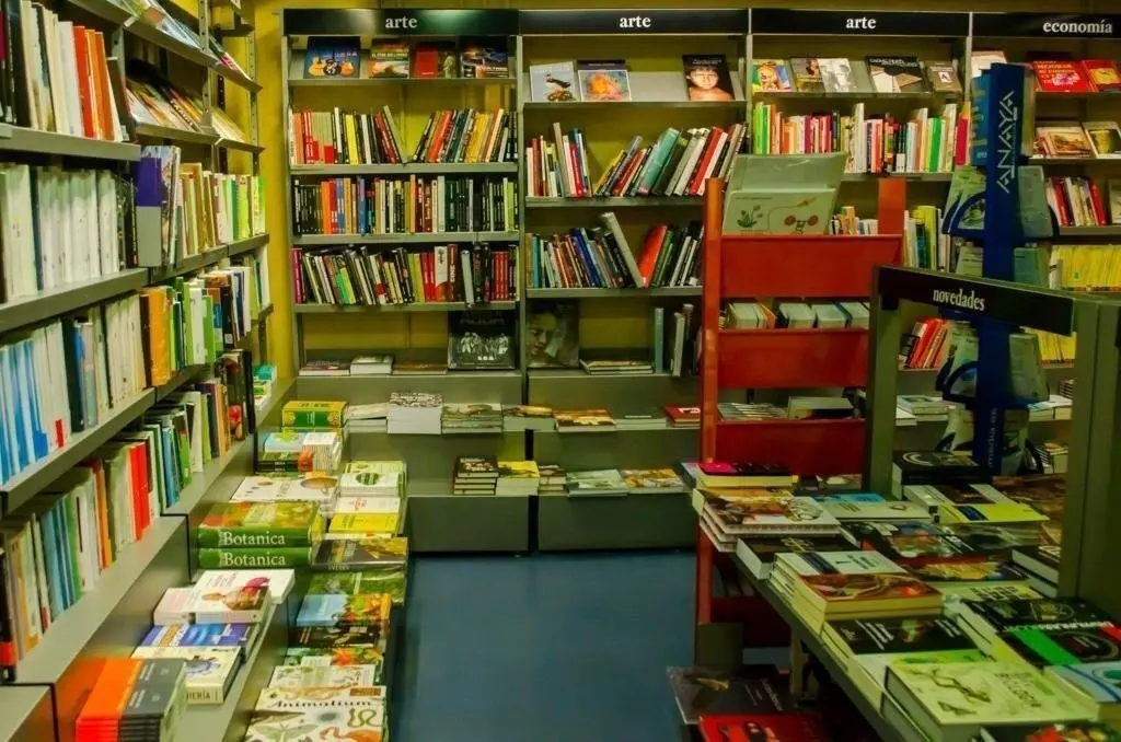 Imagen del interior de una librer&iacute;a