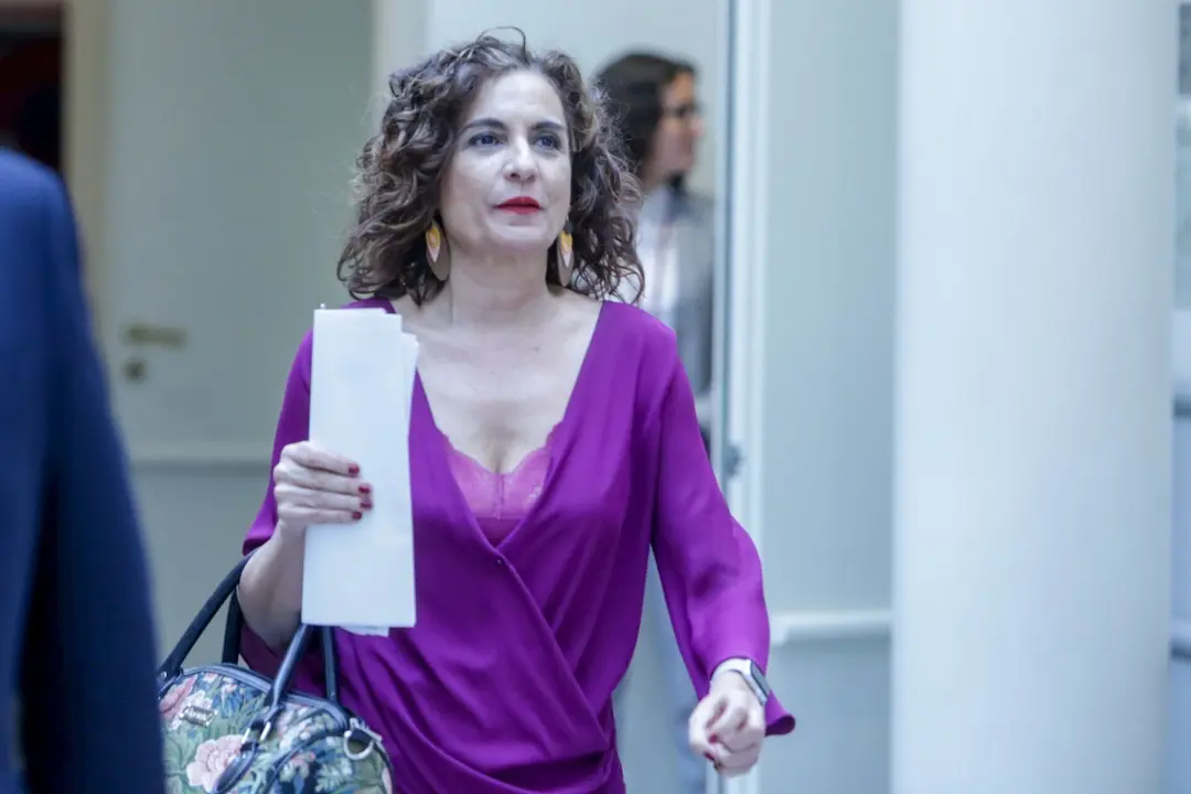 La portavoz del Gobierno y ministra de Hacienda, Mar&iacute;a Jes&uacute;s Montero, a su llegada a la sesi&oacute;n de control al Gobierno en el Senado en Madrid el 25 de febrero de 2020.