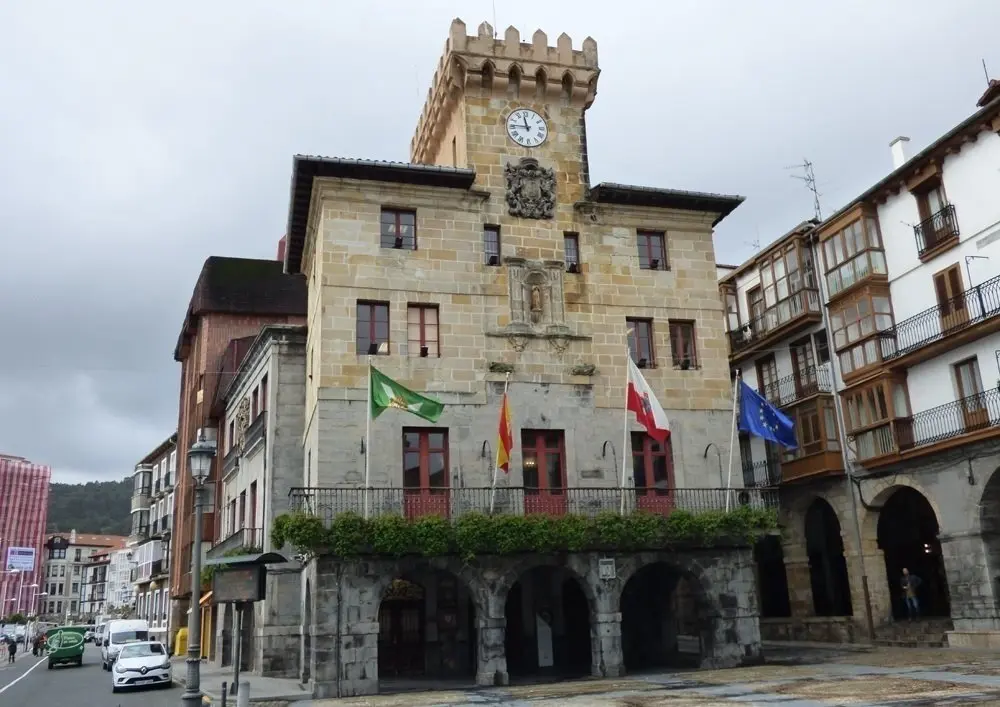 Fachada del Ayuntamiento de Castro Urdiales