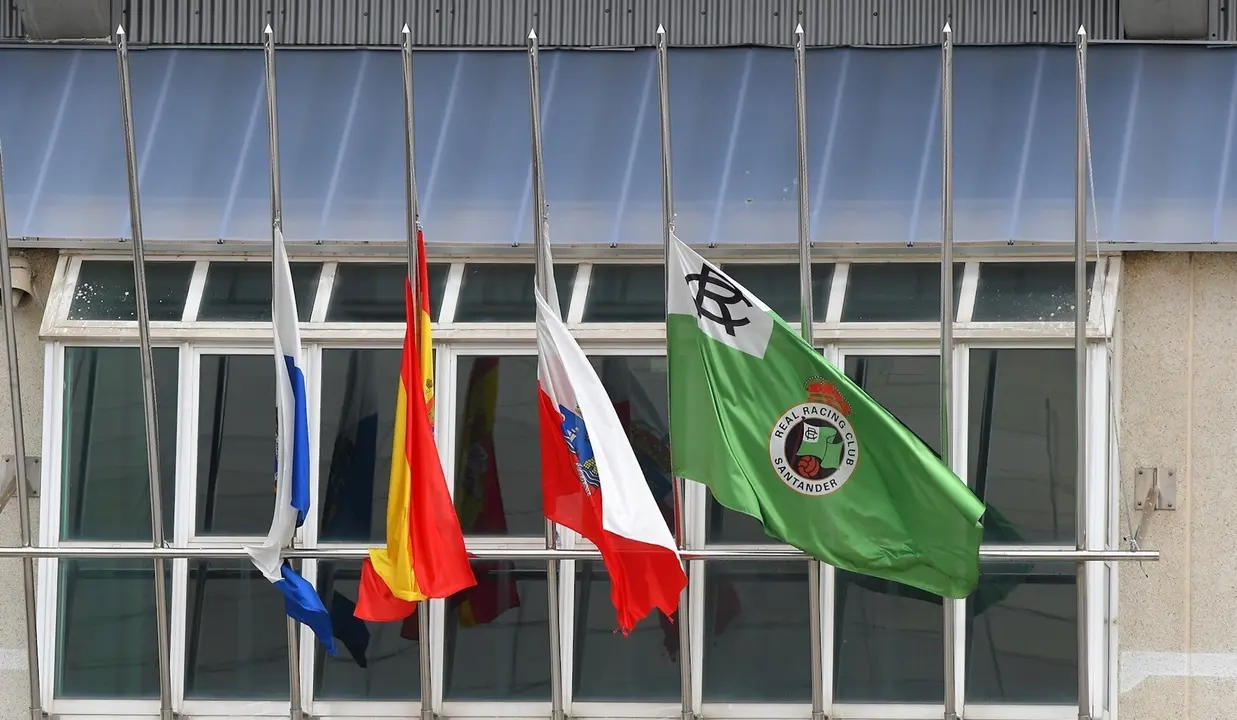 Luto oficial en los Campos de Sport