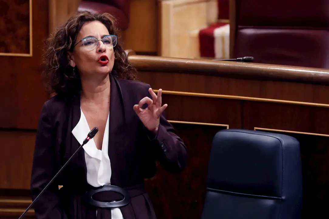 La ministra de Hacienda, Mar&iacute;a Jes&uacute;s Montero, durante una intervenci&oacute;n ante el Pleno del Congreso, en una imagen de archivo