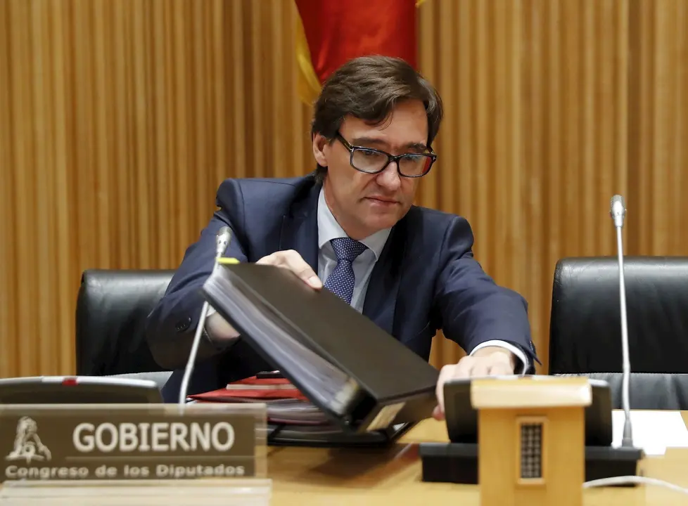 El ministro de Sanidad, Salvador Illa, a su llegada a la comparecencia ante la Comisi&oacute;n de Sanidad en el Congreso de los Diputados 