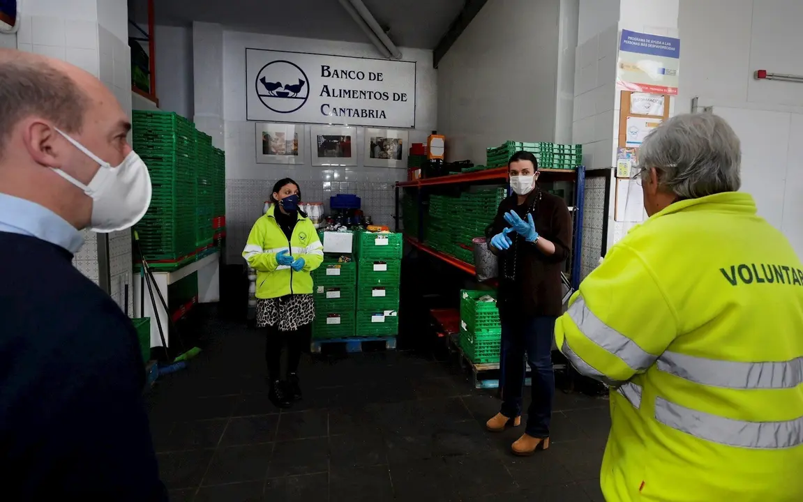 La alcaldesa de Santander ofrece al Banco de Alimentos habilitar otro punto de reparto en la ciudad en caso necesario