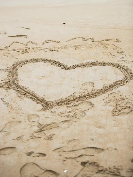 DAVID S. BUSTAMANTE 24/04/2020 SANTANDER/ CANTABRIA Los ni&ntilde;os menores de 14 a&ntilde;os pueden salir a la calle acompa&ntilde;ados de un adulto tras el confinamiento por el Estado de Alarma decretado por el Coronavirus Covid-19.