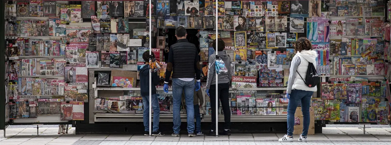 DAVID S. BUSTAMANTE 24/04/2020 SANTANDER/ CANTABRIA Los ni&ntilde;os menores de 14 a&ntilde;os pueden salir a la calle acompa&ntilde;ados de un adulto tras el confinamiento por el Estado de Alarma decretado por el Coronavirus Covid-19. 