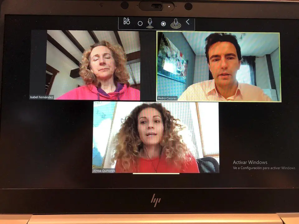 Videoconferencia de Isabel Fern&aacute;ndez, Pedro Casares y Ainoa Qui&ntilde;ones