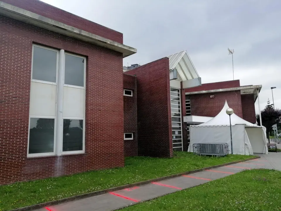Carpa en el Centro de Salud de Astillero