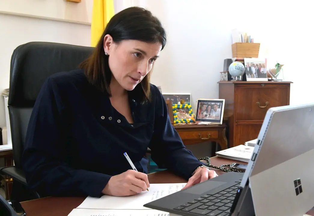 La alcaldesa de Santander, Gema Igual, en una reuni&oacute;n telem&aacute;tica