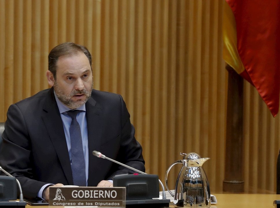 El ministro de Transportes, Movilidad y Agenda Urbana, José Luis Ábalos, durante su comparecencia ante la comisión correspondiente del Congreso.